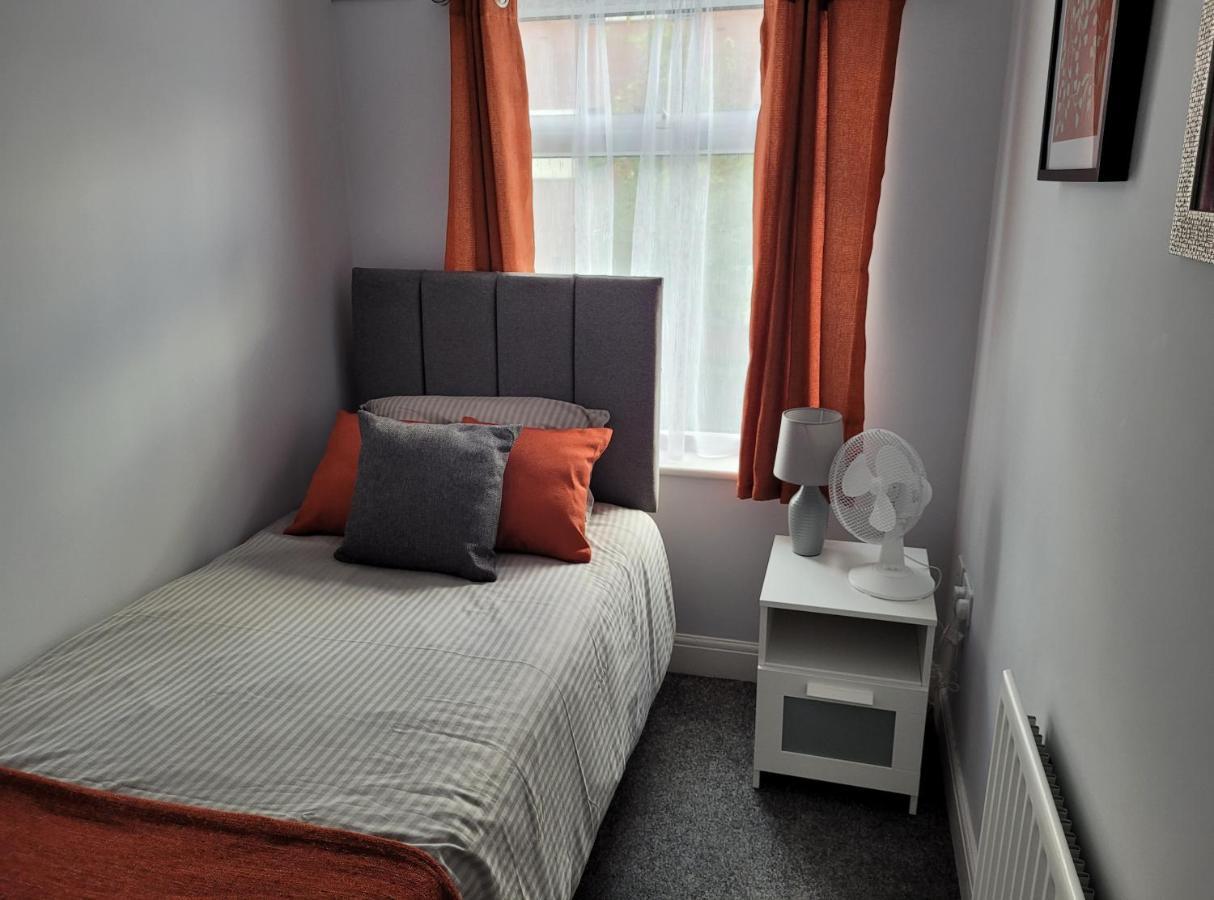 Golden Square Place Holiday home