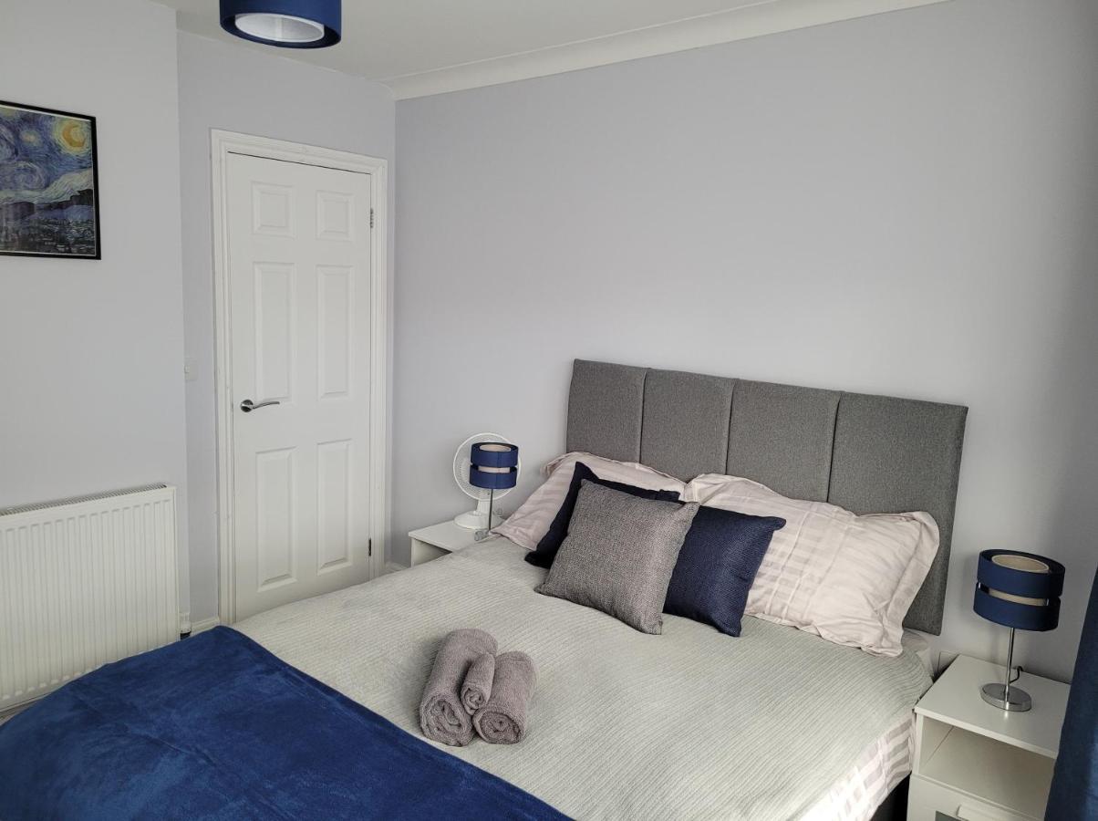 Golden Square Place Holiday home